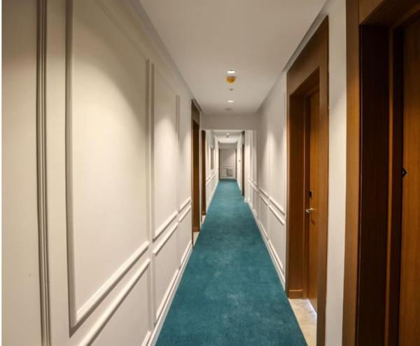 Bild 8: Upscale flat with Gym