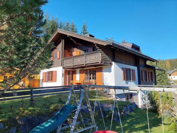 A la foto es mostra l'objecte Almhaus Kärnten Flattnitz situat a la ciutat de Schwarzenbach.
