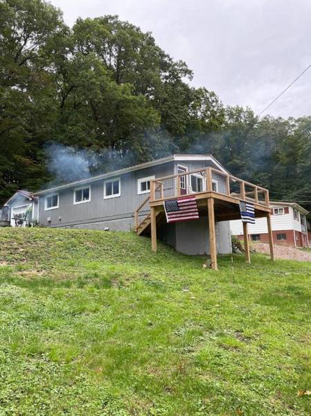 Eagle's Peak Cottage Near Allegheny River