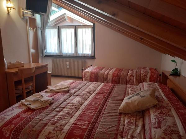 写真にはカデルツォーネ市にあるB&B Piazzi di Katiaが写っています。