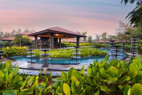 Na fotografii je vidět objekt Denissons Beach Resort, formerly Gamyam Retreat nacházející se ve městě Mirjān.