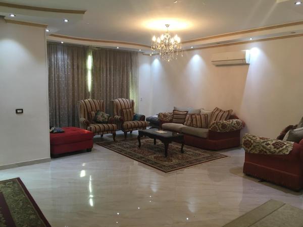 Nella foto è visibile l'oggetto Luxurious 3 Bds Haven, 3 ba in Maadi prime spot situato nella città di Il Cairo.