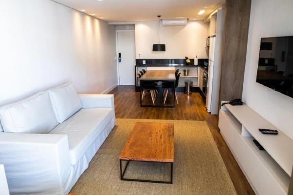På billedet ses objektet Lindo apartamento na praia brava beliggende i byen Florianópolis.