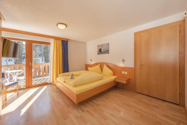 Na fotografii je vidět objekt Jil-Marie Samnaun Studiowohnung Nummer 3 nacházející se ve městě Compatsch.