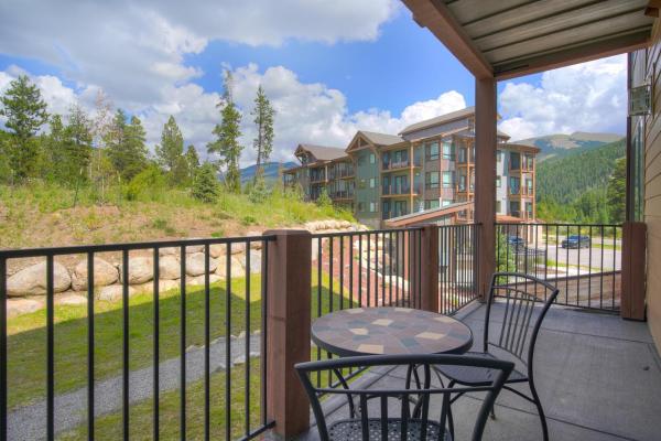 A la foto es mostra l'objecte Brand New Clear Water Lofts - 2br Premier Condo - Kids Ski Free! condo situat a la ciutat de Keystone.