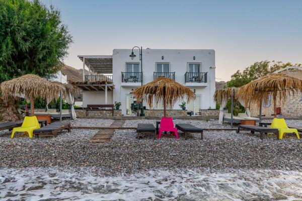 A la foto es mostra l'objecte Uno Beachfront Suite situat a la ciutat de Livadia.