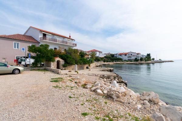 A la foto es mostra l'objecte Apartment Mandre 4101a situat a la ciutat de Kolan.