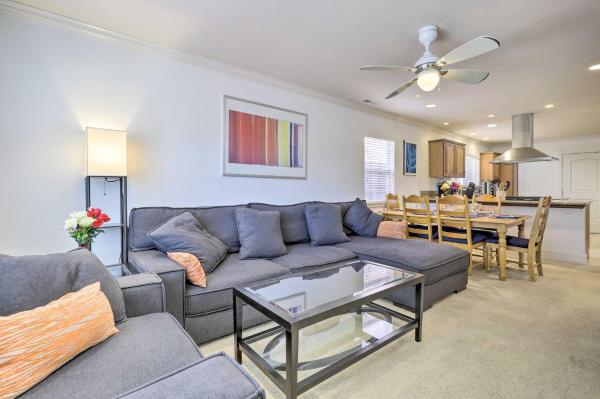 A la foto es mostra l'objecte Peaceful Petaluma Getaway with Deck and Grill! situat a la ciutat de Petaluma.