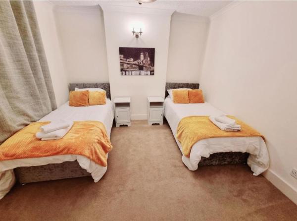 Inviting 2-Bed Cottage in Windsor, Windsor