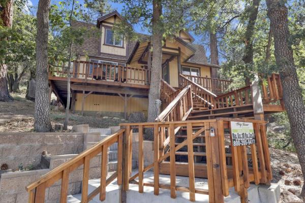 Alpine Adventure At Big Bear- Hot Tub- Central- - Big Bear, CA