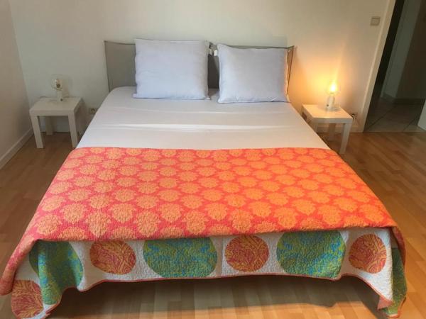 The photo shows the feelaathome located in the city of Corbais.