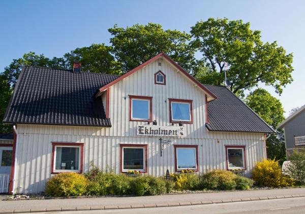 写真にはVessigebro市にあるPensionat Ekholmenが写っています。