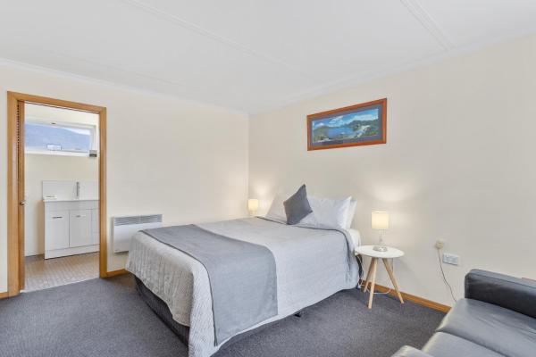 På bilden syns objektet Martin Cash Motel som ligger i staden Glenorchy.