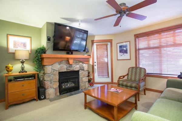 Na zdjęciu widoczny jest obiekt 1205A - One Bedroom Standard Eagle Springs West Hotel Room położony w mieście Solitude.