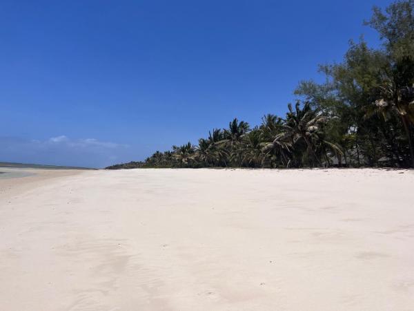 The photo shows the Tiwi Tatu located in the city of Matuga.