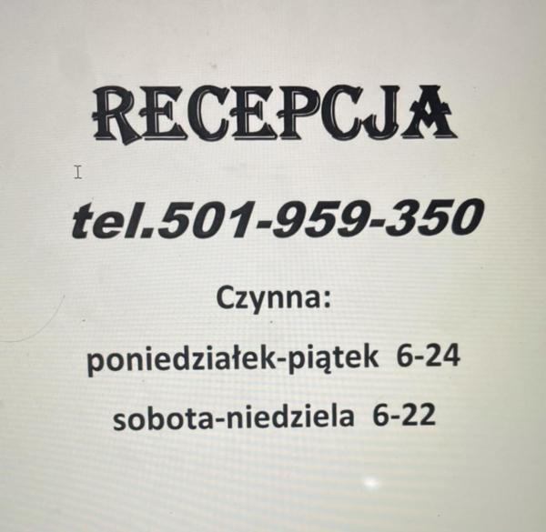 Na zdjęciu widoczny jest obiekt Pokoje pod Świerkiem położony w mieście Swarzędz.