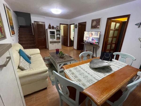 Na fotografii je vidět objekt Abades Beach houses by Apartamentos Estrella del Norte nacházející se ve městě Abades.