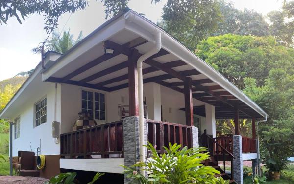 Blissful Hill Top Apartment - Seychelles