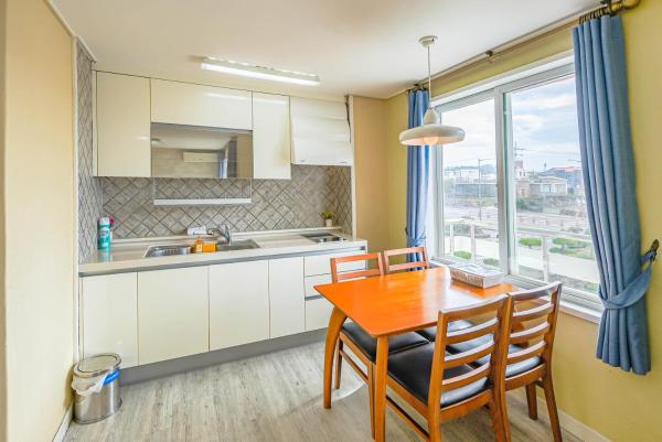 Dvoulůžkový pokoj Standard s oddělenými postelemi a výhledem na hory — 56 m² - Mega Resort