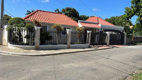 På billedet ses objektet Villa Caterina beliggende i byen Dajabón.