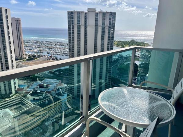 A la foto es mostra l'objecte Ala Moana Hotel 31st floor situat a la ciutat de Honolulu.