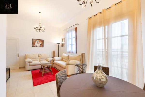 A la foto es mostra l'objecte Central APT 5mins to promenade with SOFA AC & WIFI by 360 Estates situat a la ciutat de Sliema.