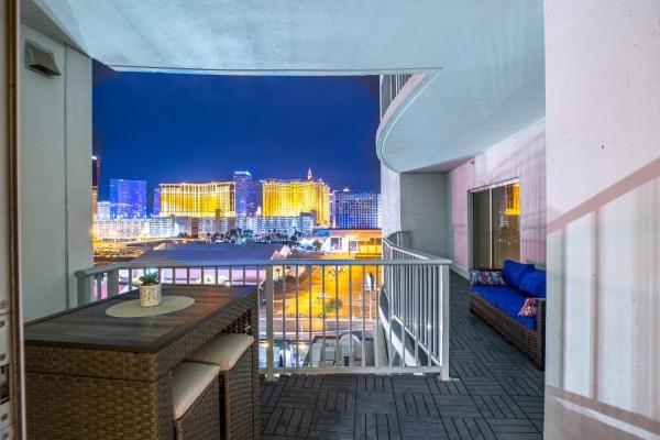 Na foto é possível ver o objeto 2100 SqFt Penthouse Suite W/ Strip Views! POOL GYM localizado na cidade de Las Vegas.