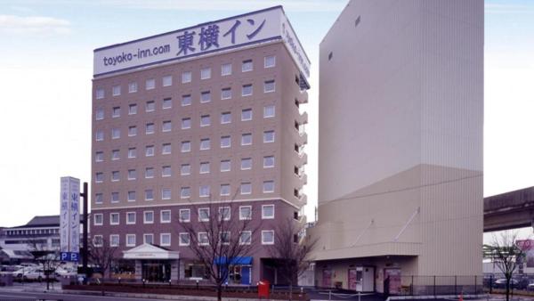 Na zdjęciu widoczny jest obiekt Toyoko Inn Sakudaira-eki Asama-guchi położony w mieście Takanomachi.