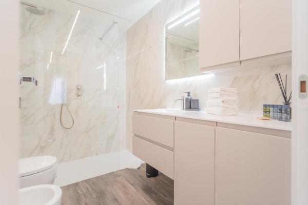 Zdjęcie 4: Modern & Stylish Apartment in Como City by Rent All Como