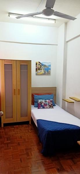 Budget Single Bedroom at Suria Kipark Damansara with foldable mattress for 2 pax, Kuala Lumpur