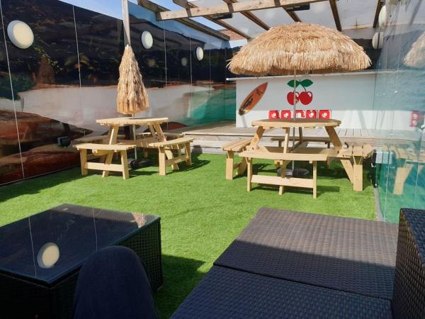 City CTR Penthouse - rooftop bar, sleeps 19, Liverpool