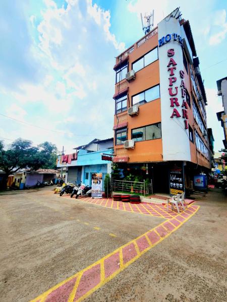 Nella foto è visibile l'oggetto Hotel Satpura Safari situato nella città di Tāmia.