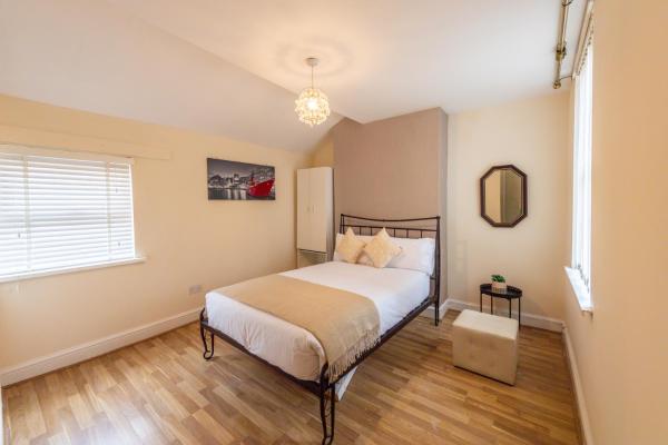 Holly Room, Liverpool