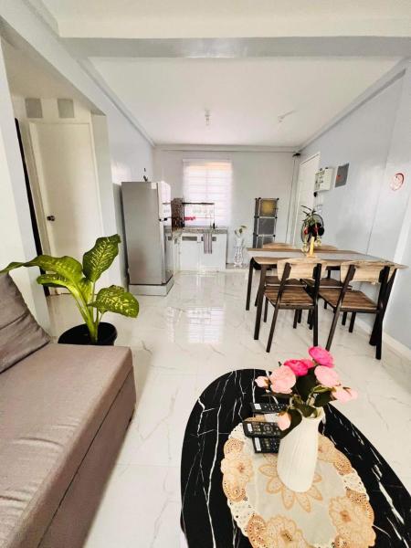 A la foto es mostra l'objecte Cabuhat Duco Lodge 1 situat a la ciutat de Ternate.