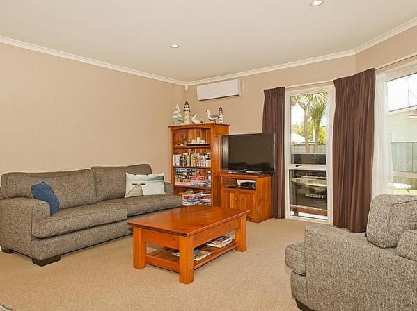 Foto 3: Bliss by the Beach - Whangamata Holiday Home