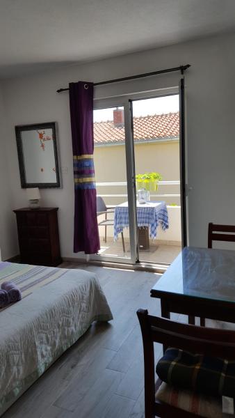 A la foto es mostra l'objecte Vila Vinka A2 situat a la ciutat de Igrane.