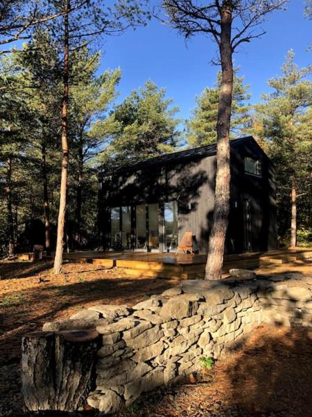 Auf dem Foto ist das Objekt Forest House, Tiidu in der Stadt Suure-Rootsi zu sehen.