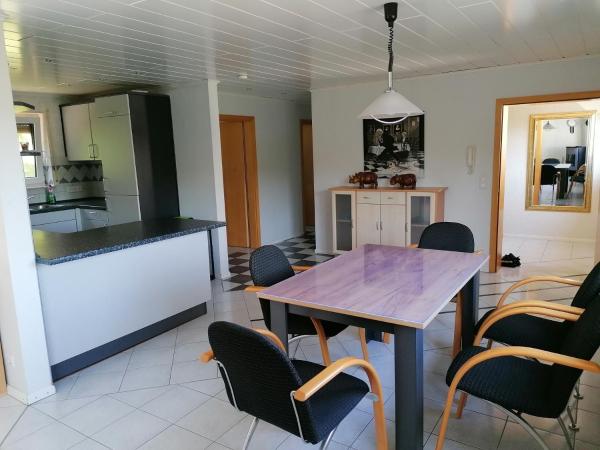 Auf dem Foto ist das Objekt Ferienhaus Stein, TOP Monteurwohnung, sehr groß, 4 Einzelzimmer, Doppelzimmer, Übernachtung bis zu 8 Personen möglich in der Stadt Öhringen zu sehen.