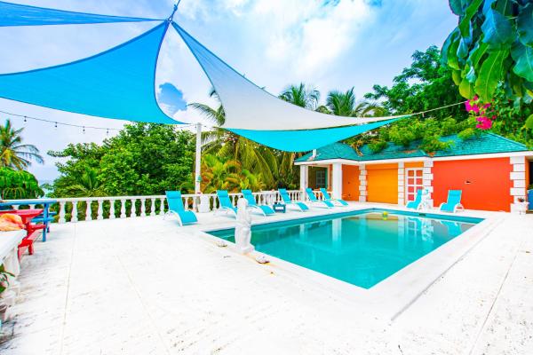 Palms Cottage at Viking Hill, Nassau