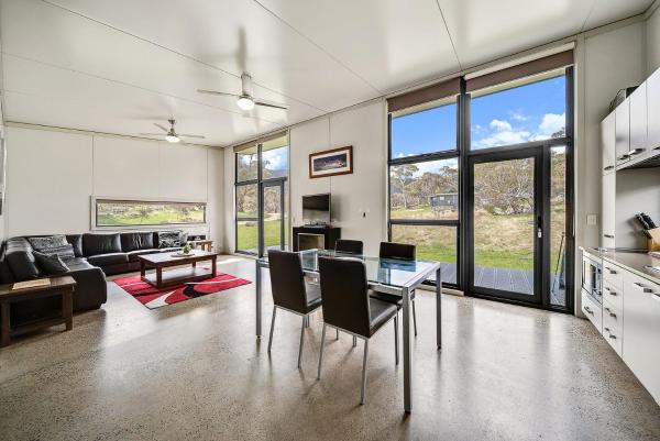 A la foto es mostra l'objecte Ecocrackenback 16 Sustainable chalet close to the slopes situat a la ciutat de Crackenback.