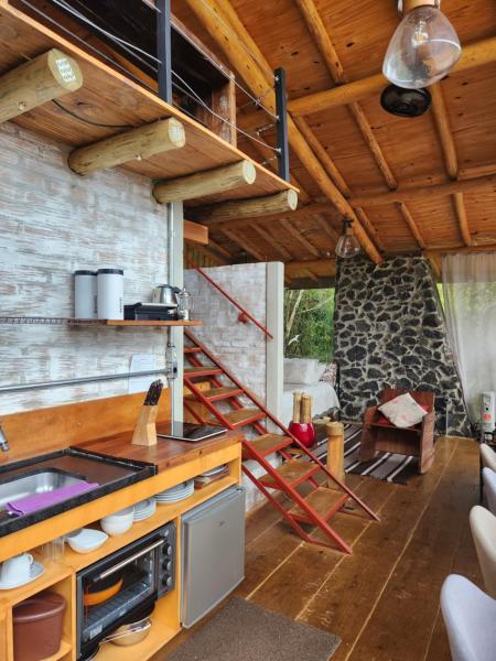 Nella foto è visibile l'oggetto Tiny Houses O Olival - aluguel temporada situato nella città di Cunha.