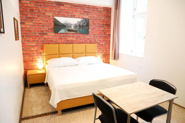 «Go West» guest rooms, Vienna