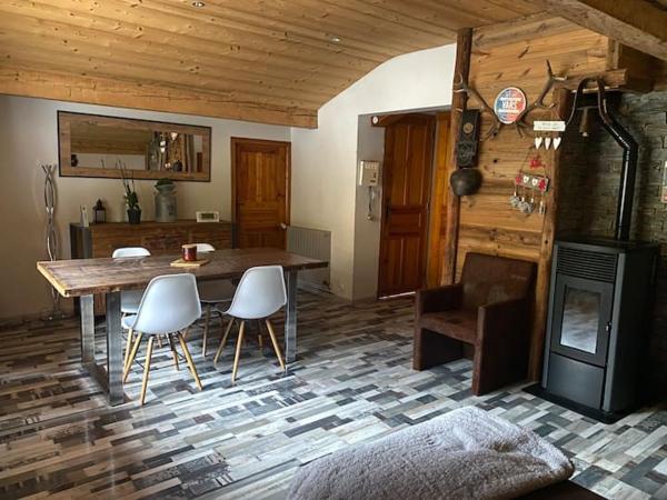 Na fotografii je vidět objekt CHALET L'Eyssinette Appartement 6 à 7 couchages nacházející se ve městě Vars.