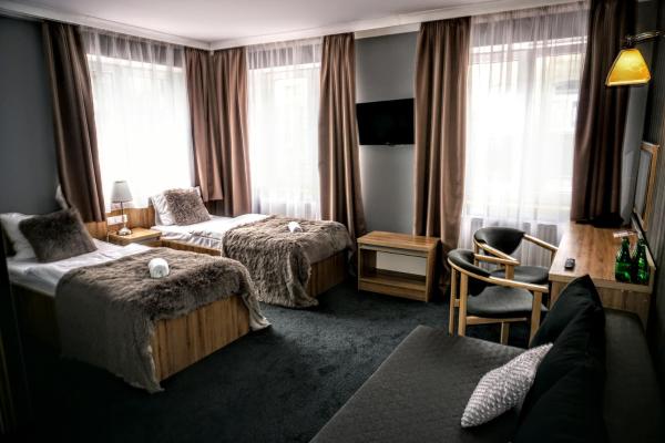 Nella foto è visibile l'oggetto Aviator Hotel Restauracja & SPA situato nella città di Pabianice.