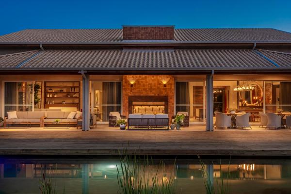 写真にはジャクチンガ市にあるCasa Mantiqueira Hotel Boutiqueが写っています。