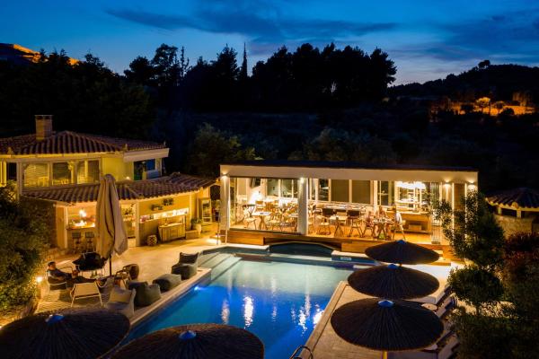 A la foto es mostra l'objecte Anthemion Suites and Villas situat a la ciutat de Nàuplia.