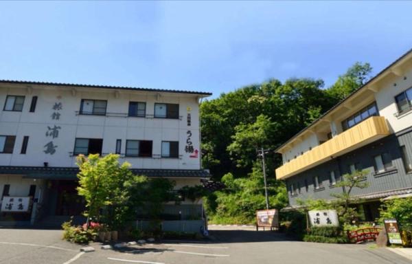 The photo shows the Onsen Urashima located in the city of Onomichi.