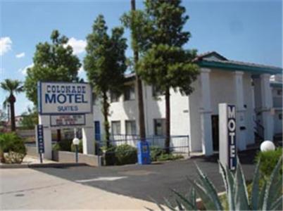 På bildet vises objektet Colonade Motel Suites som ligger i byen Mesa.