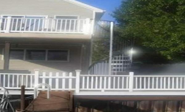 Zdjęcie 3: 3 Bed, 2 Bath, House on Canal - Boat Well Included