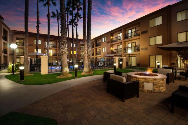 Στη φωτογραφία φαίνεται το αντικείμενο Sonesta Select Huntington Beach Fountain Valley που βρίσκεται στην πόλη Fountain Valley.